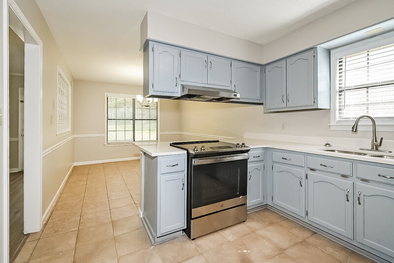 2,290/Mo, 4860 Water Fowl Ln Memphis, TN 38141 Kitchen View 2