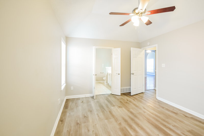 1,910/Mo, 7443 Glennmere Way Cordova, TN 38018 Main Bedroom View