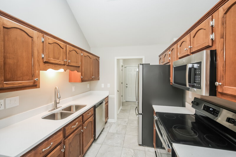 1,695/Mo, 7329 Bridle Ln Southaven, MS 38671 Kitchen View 2