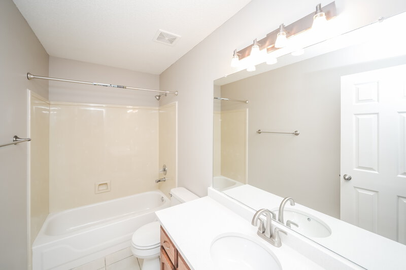 1,695/Mo, 7329 Bridle Ln Southaven, MS 38671 Bathroom View