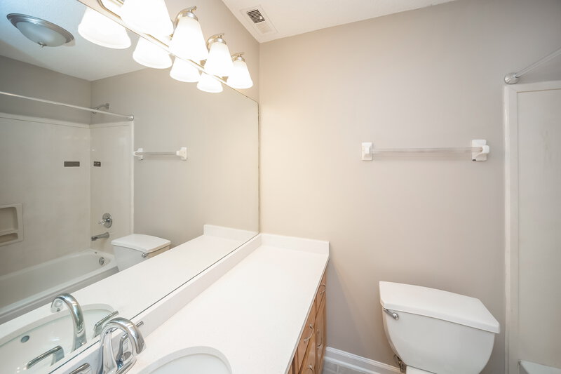 1,935/Mo, 7377 Ivy Trails Cv Olive Branch, MS 38654 Bathroom View