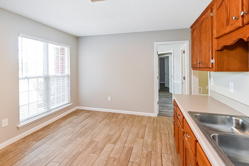 1,770/Mo, 6866 White Hawk Ln Olive Branch, MS 38654 Kitchen View 3