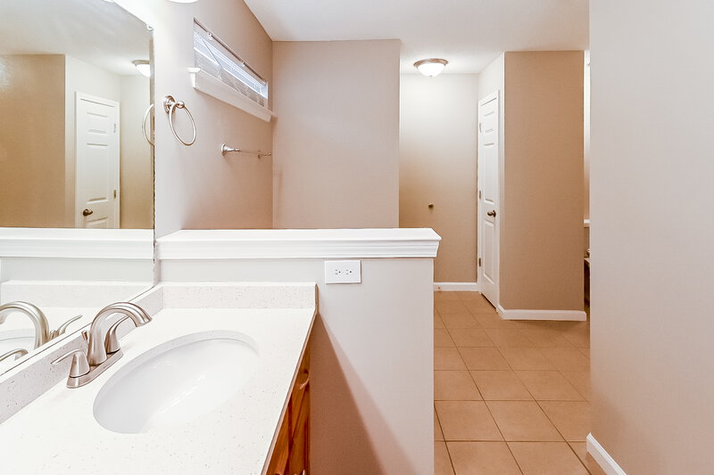 1,770/Mo, 6866 White Hawk Ln Olive Branch, MS 38654 Main Bathroom View 2