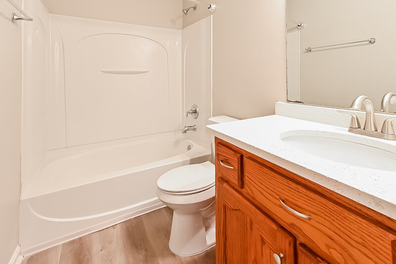 1,770/Mo, 6866 White Hawk Ln Olive Branch, MS 38654 Bathroom View