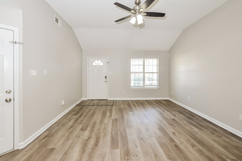 1,585/Mo, 1153 Cross Valley Cv Cordova, TN 38018 Living Room View 2