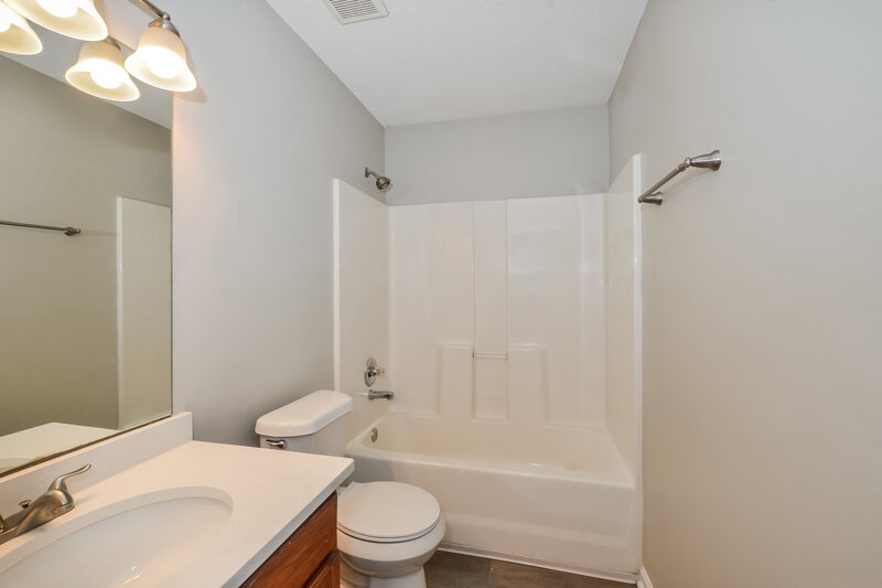 1,585/Mo, 1153 Cross Valley Cv Cordova, TN 38018 Bathroom View