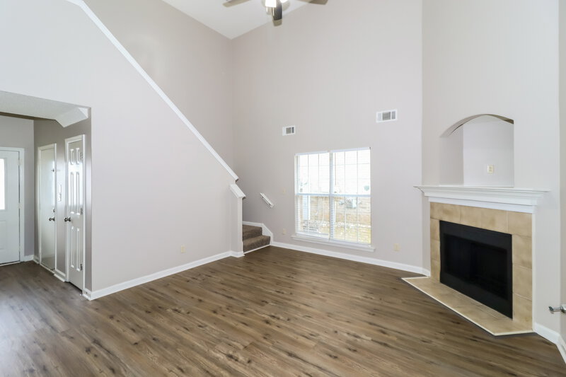 2,570/Mo, 2803 Maggie Woods Pl Arlington, TN 38002 Living Room View 2