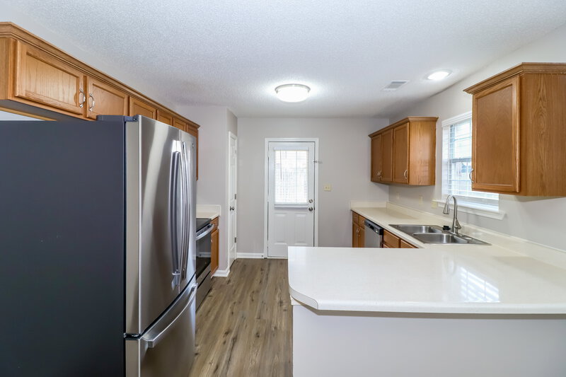 2,570/Mo, 2803 Maggie Woods Pl Arlington, TN 38002 Kitchen View