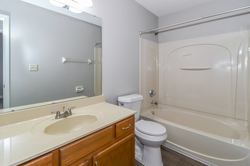 2,570/Mo, 2803 Maggie Woods Pl Arlington, TN 38002 Bathroom View