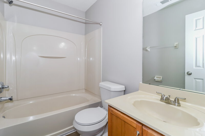 2,570/Mo, 2803 Maggie Woods Pl Arlington, TN 38002 Bathroom View 2