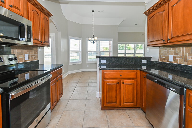 3,580/Mo, 2866 Oxford Cir Southaven, MS 38672 Kitchen View