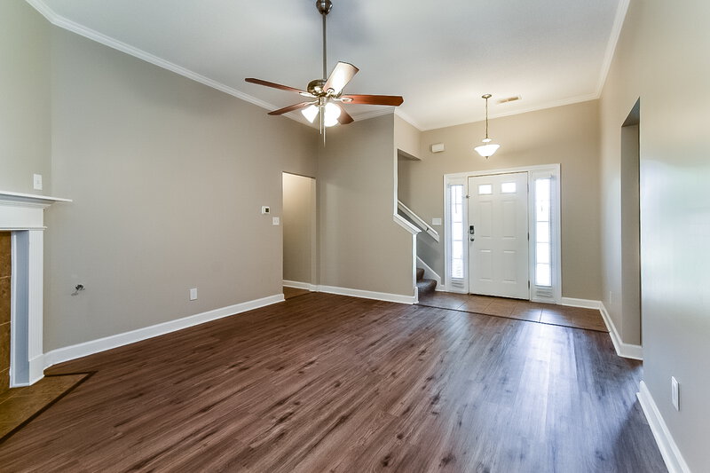 1,840/Mo, 6304 Kingsview Dr Horn Lake, MS 38637 Living Room View 2