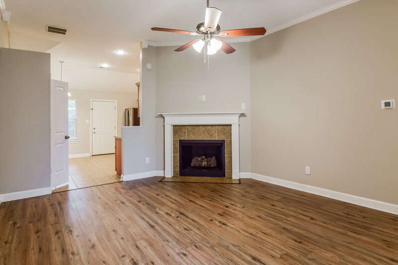 1,895/Mo, 6304 Kingsview Dr Horn Lake, MS 38637 Living Room View