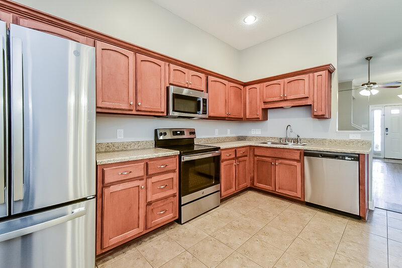 1,840/Mo, 6304 Kingsview Dr Horn Lake, MS 38637 Kitchen View 2