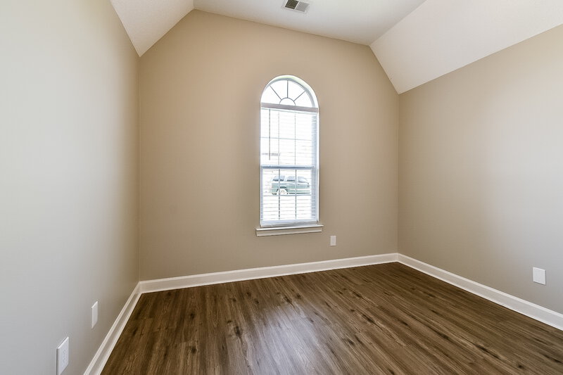 1,840/Mo, 6304 Kingsview Dr Horn Lake, MS 38637 Bedroom View 2