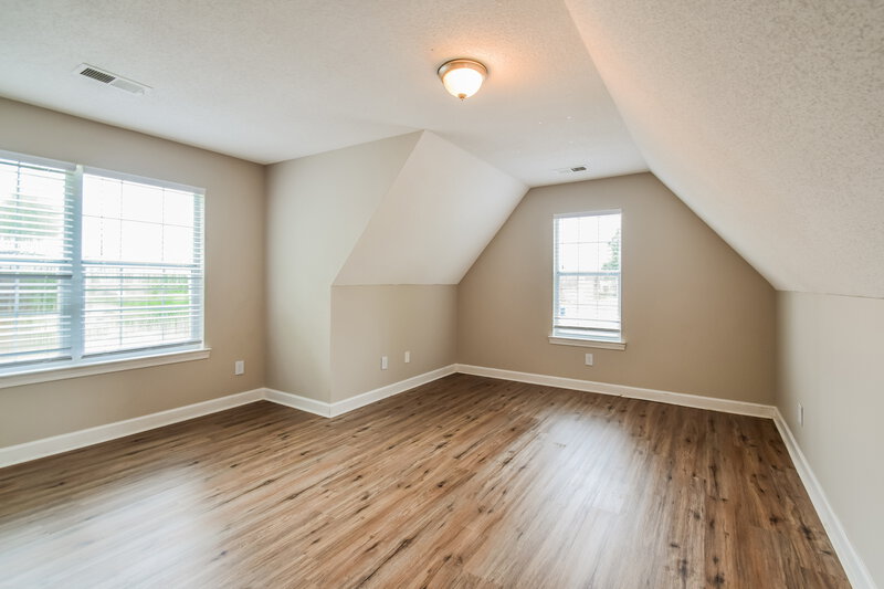 1,895/Mo, 6304 Kingsview Dr Horn Lake, MS 38637 Bedroom View