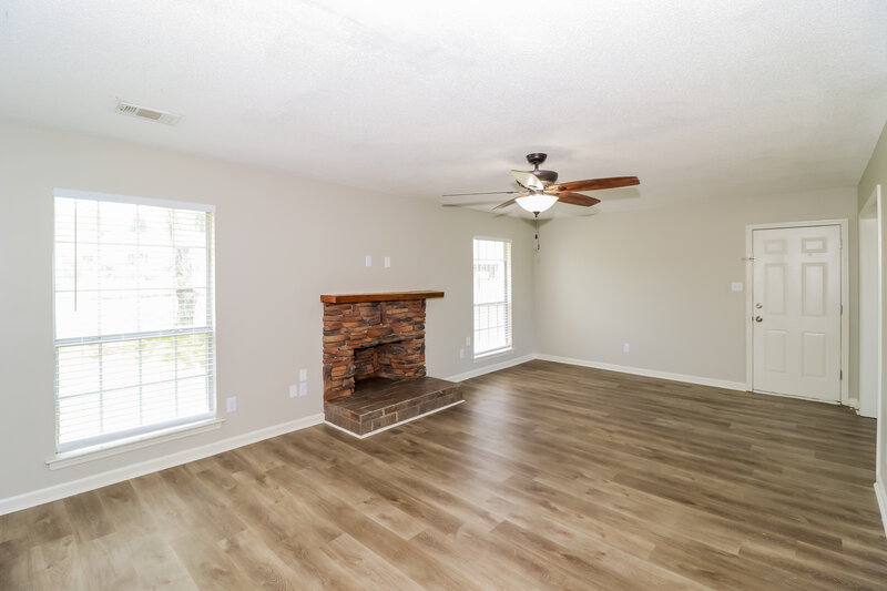 1,500/Mo, 775 Stowewood Dr Southaven, MS 38671 Living Room View