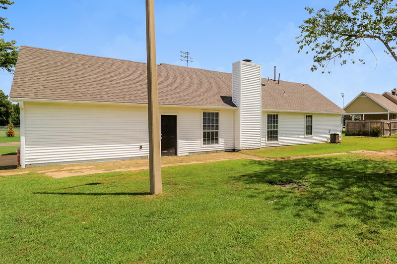 1,500/Mo, 775 Stowewood Dr Southaven, MS 38671 Rear View