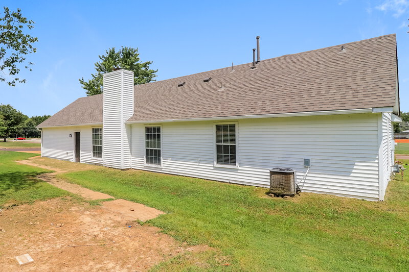 1,500/Mo, 775 Stowewood Dr Southaven, MS 38671 Rear View 2