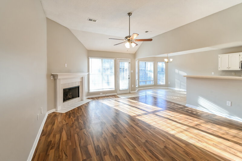 1,845/Mo, 658 Timber Crk S Hernando, MS 38632 Living Room View 3