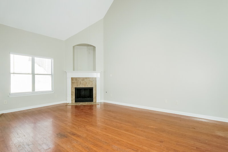 1,810/Mo, 295 Garden Springs Dr Oakland, TN 38060 Living Room View 2