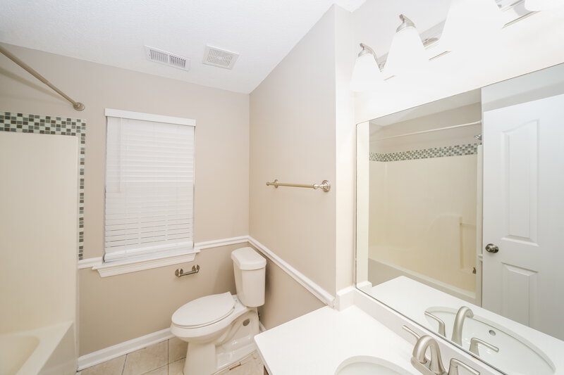 2,010/Mo, 5611 Sparrow Run Olive Branch, MS 38654 Bathroom View