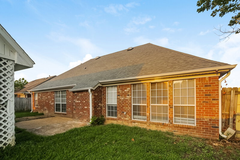 1,990/Mo, 5611 Sparrow Run Olive Branch, MS 38654 Twilight Rear View