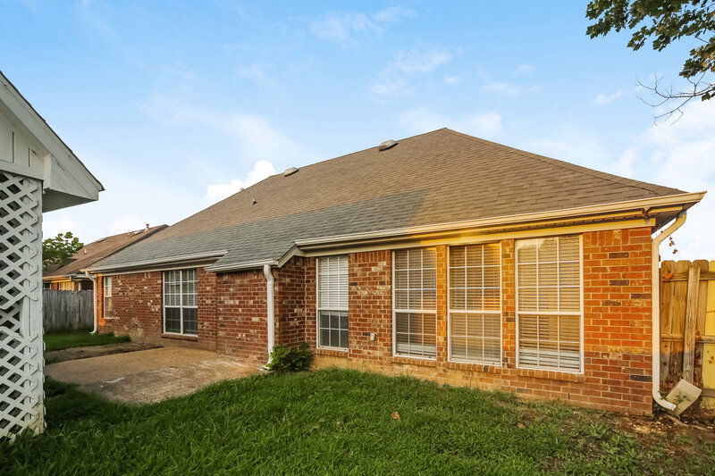 2,010/Mo, 5611 Sparrow Run Olive Branch, MS 38654 Twilight Rear View