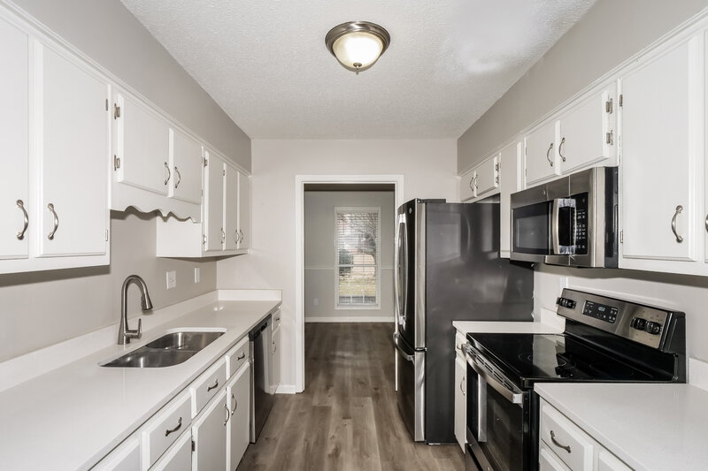 1,730/Mo, 5733 Crievewood Dr Memphis, TN 38135 Kitchen View