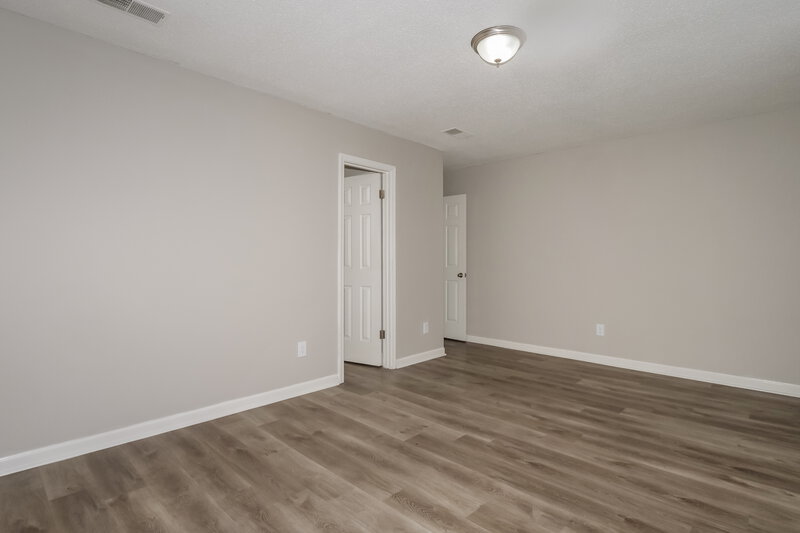 1,730/Mo, 5733 Crievewood Dr Memphis, TN 38135 Main Bedroom View 2