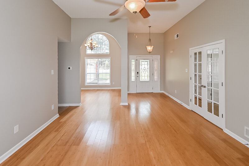 1,870/Mo, 3130 McIngvale Rd Hernando, MS 38632 Living Room View 2