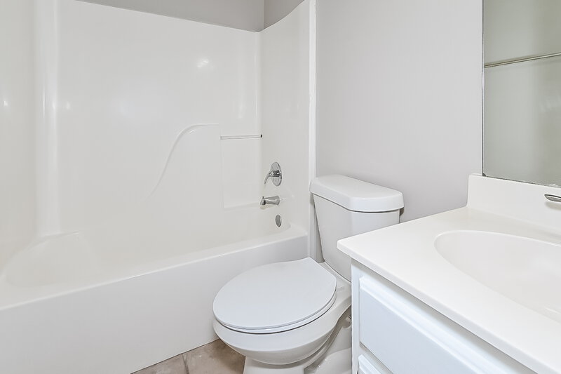 1,870/Mo, 3130 McIngvale Rd Hernando, MS 38632 Bathroom View