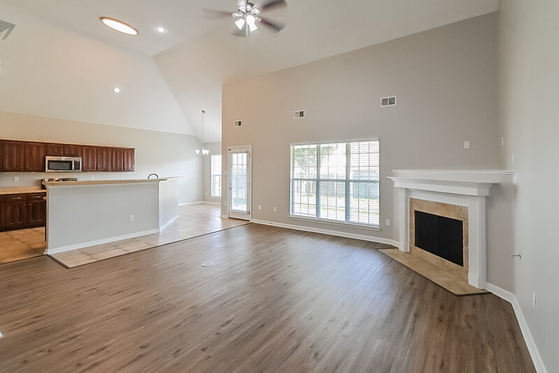1,925/Mo, 2744 Russum Dr Southaven, MS 38672 Living Room View