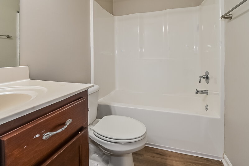 1,925/Mo, 2744 Russum Dr Southaven, MS 38672 Bathroom View