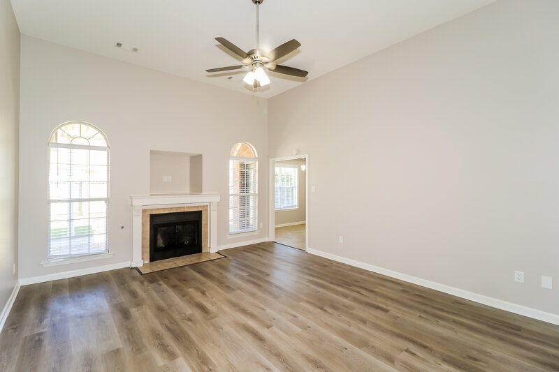 2,740/Mo, 205 Cameron Dr Oakland, TN 38060 Living Room View