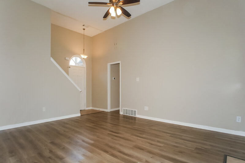1,955/Mo, 205 Cameron Dr Oakland, TN 38060 Living Room View