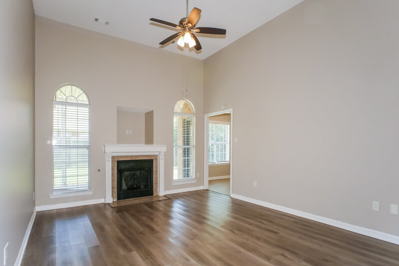 1,955/Mo, 205 Cameron Dr Oakland, TN 38060 Living Room View 2