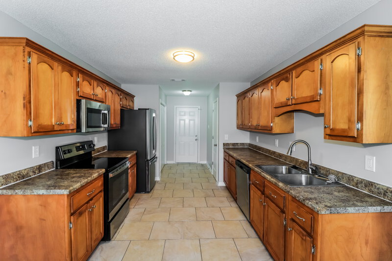 2,740/Mo, 205 Cameron Dr Oakland, TN 38060 Kitchen View