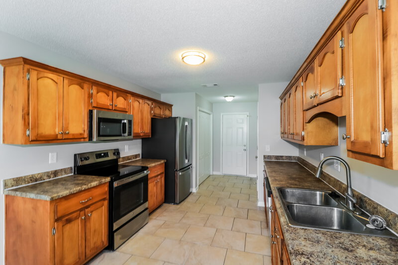 2,740/Mo, 205 Cameron Dr Oakland, TN 38060 Kitchen View 2