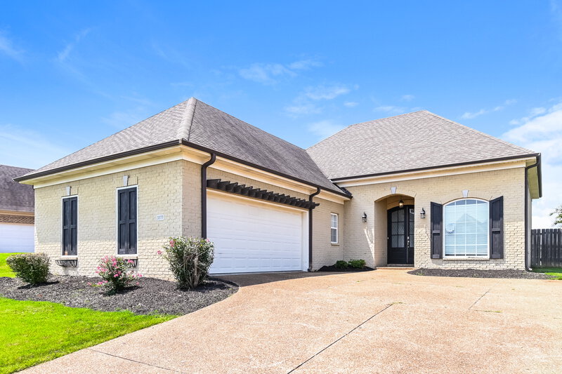 2,100/Mo, 3373 Champion Hills Dr Southaven, MS 38672 External View
