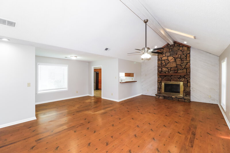 1,780/Mo, 7074 Scepter Dr Bartlett, TN 38135 Living Room View 2