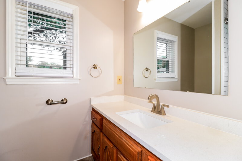 1,780/Mo, 7074 Scepter Dr Bartlett, TN 38135 Bathroom View