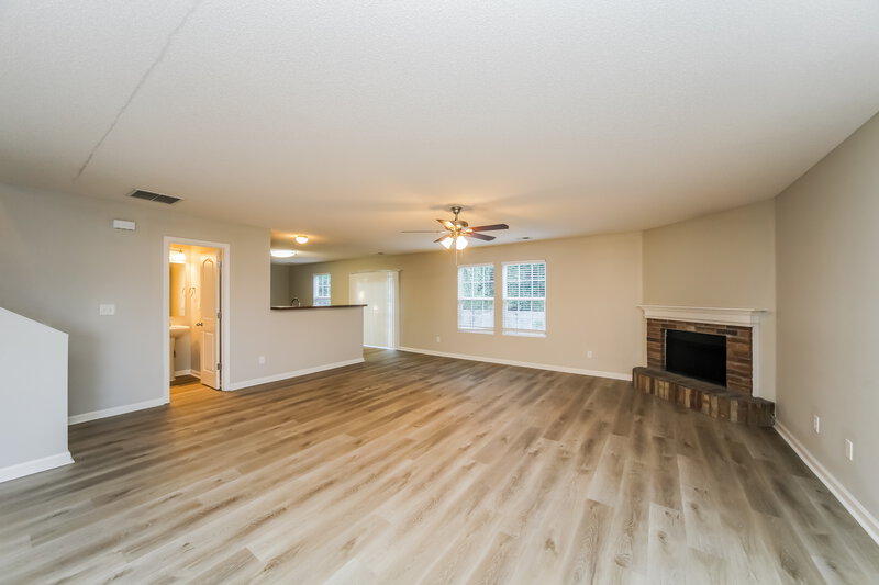 2,430/Mo, 4521 Oakden Ln Memphis, TN 38125 Living Room View 3