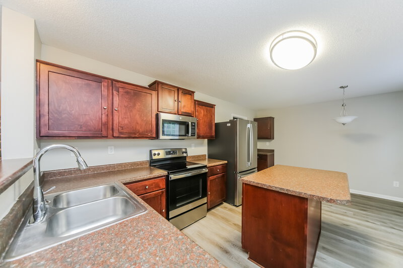 2,430/Mo, 4521 Oakden Ln Memphis, TN 38125 Kitchen View