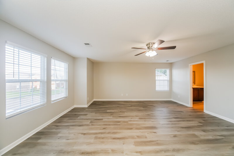 2,430/Mo, 4521 Oakden Ln Memphis, TN 38125 Main Bedroom View