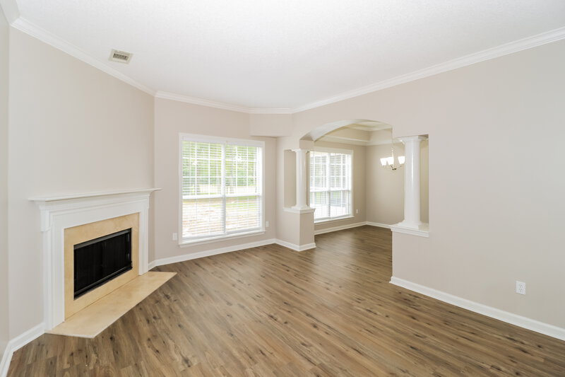 2,425/Mo, 10076 Woodland Grove Dr Lakeland, TN 38002 Living Room View