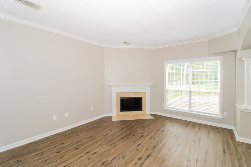 2,425/Mo, 10076 Woodland Grove Dr Lakeland, TN 38002 Living Room View 2