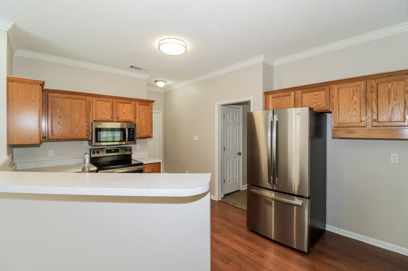 2,425/Mo, 10076 Woodland Grove Dr Lakeland, TN 38002 Kitchen View