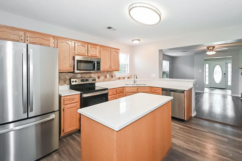 1,820/Mo, 1099 Cambrain Dr Memphis, TN 38134 Kitchen View 3