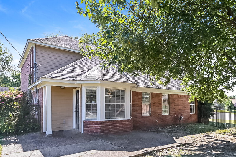 1,820/Mo, 1099 Cambrain Dr Memphis, TN 38134 Rear View